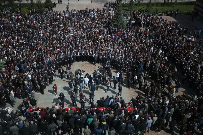 Osmangazi Üniversitesi'nde öldürülen 4 kişi için üniversitede tören düzenlendi
